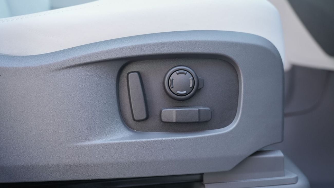 Land Rover Defender P400 110 X-Dynamic HSE 3.0L (7 Seater) 2025 MY EXPORT PRICE