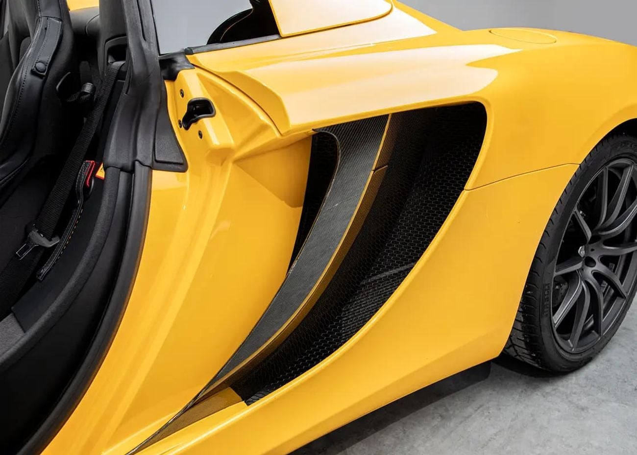 مكلارين MP4-12C سبايدر FDSH • Warranty • GCC