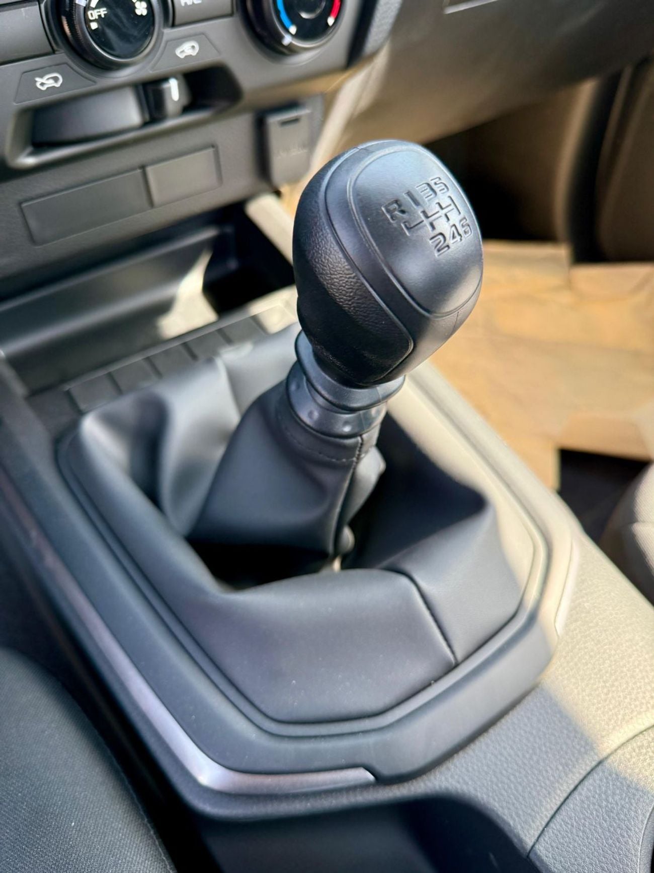 Isuzu DMax ISUZZ -D-MAX - SiNGLE CAB - 4x2 - 1.9L - DiESEL - SiLVER