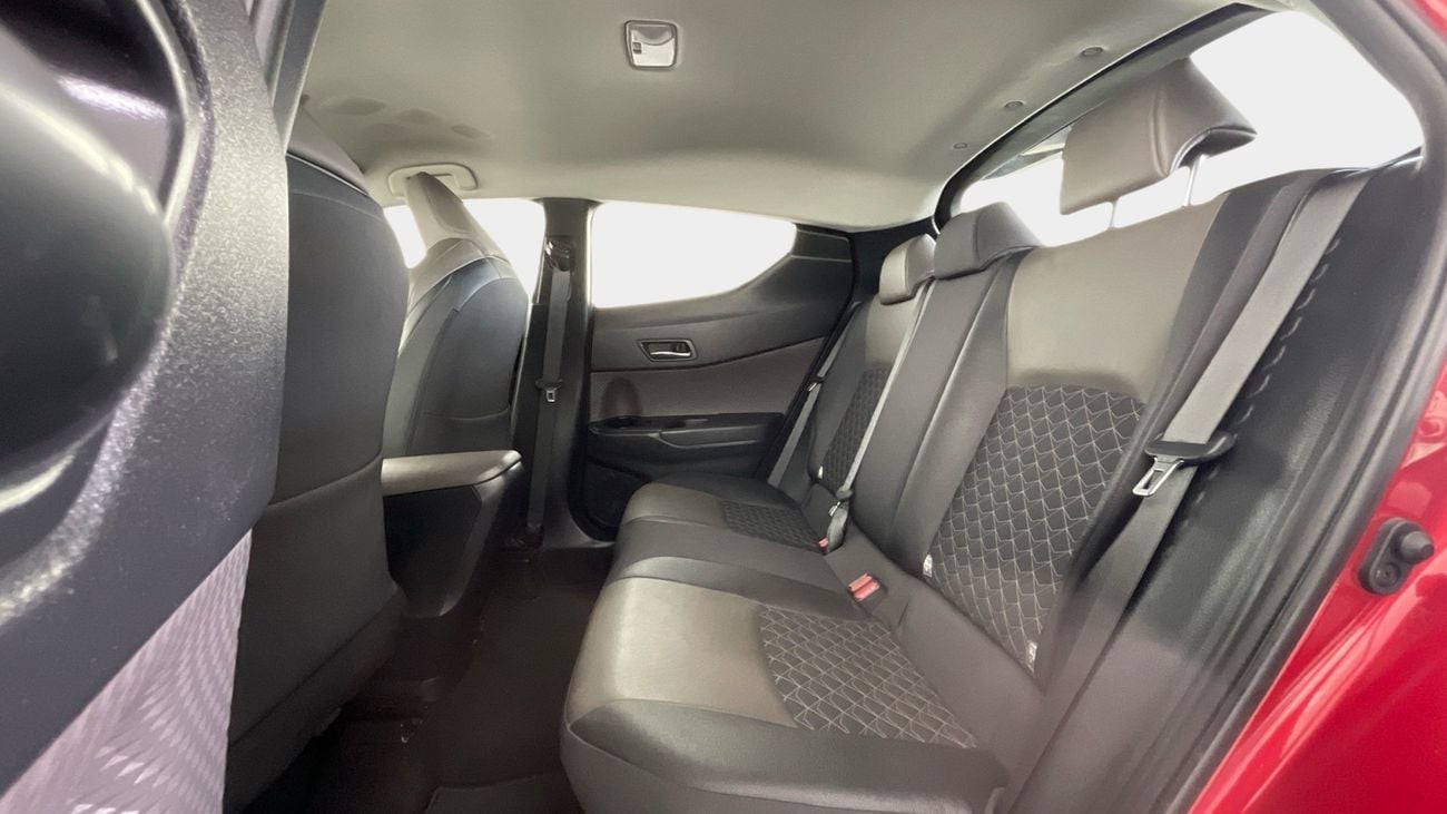 تويوتا CHR 1.8 VVT I-HYBRID VX AUTO | شامل الضمان | 0 ﺪﻔﻋﺓ ﺃﻮﻟﻯ