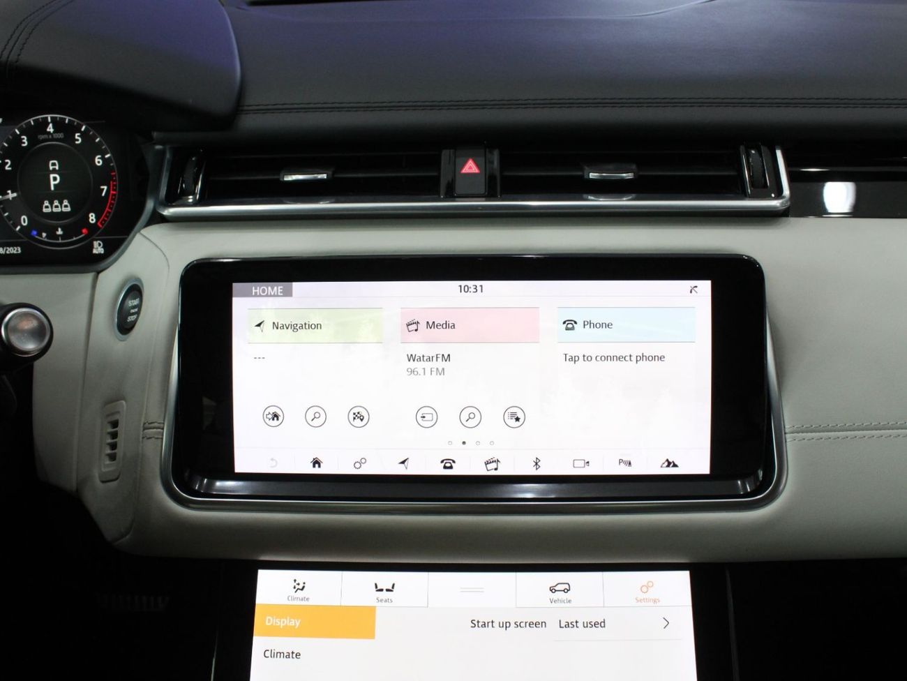 Land Rover Range Rover Velar | R-Dynamic | V4