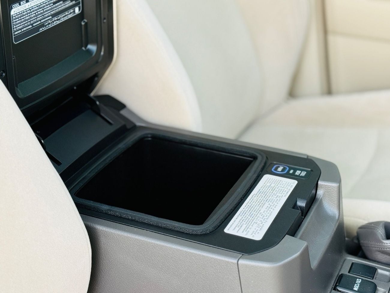 تويوتا برادو Toyota Prado Model 2022 fuel petrol cylinder 6 colour white Gear Automatic