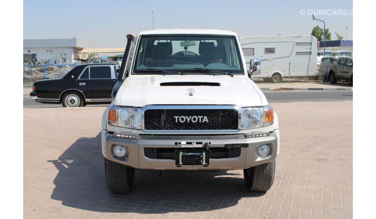 Toyota Land Cruiser Pick Up 4.5L V8 Diesel Double Cab LX Manual
