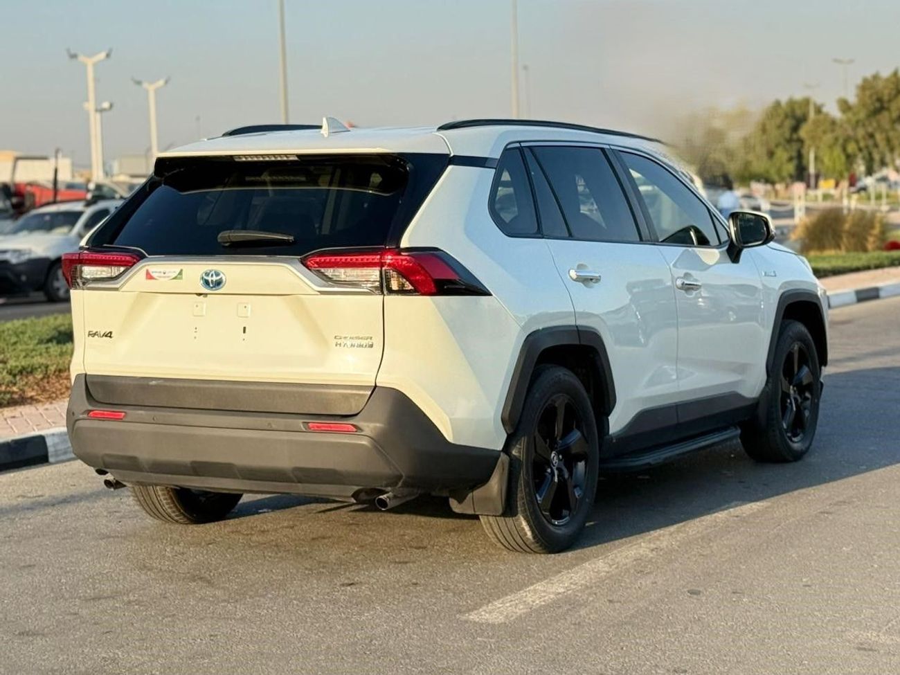 Toyota RAV4 SUNROOF | REAR VIEW CAMERA | 2.5L PETROL | HYBRID | AWD | RHD | 2021 | MEMORY SEAT