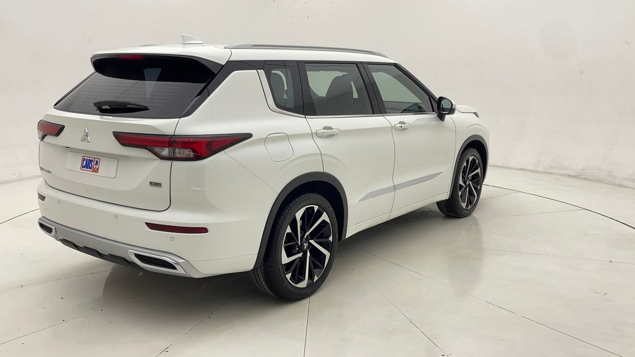 ميتسوبيشي آوتلاندر PREMIUM LAUNCH EDITION 2.5 | بدون دفعة مقدمة | اختبار القيادة في المنزل