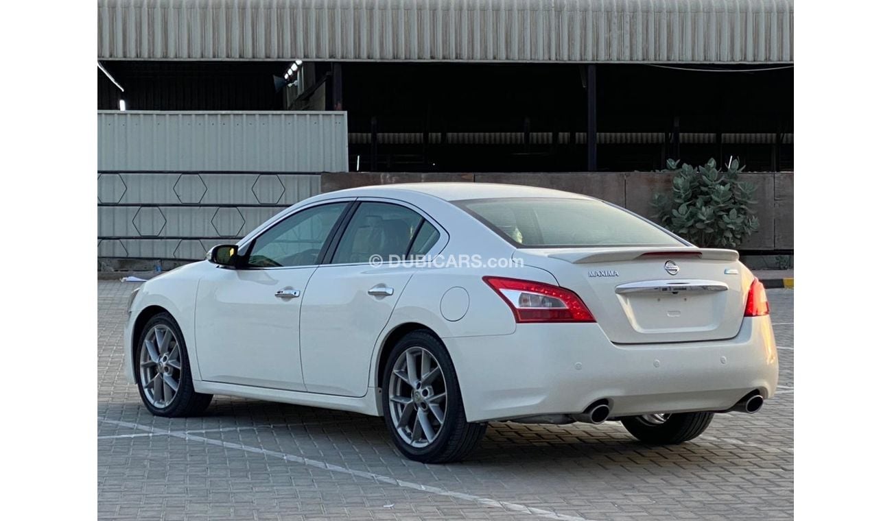 Nissan Maxima