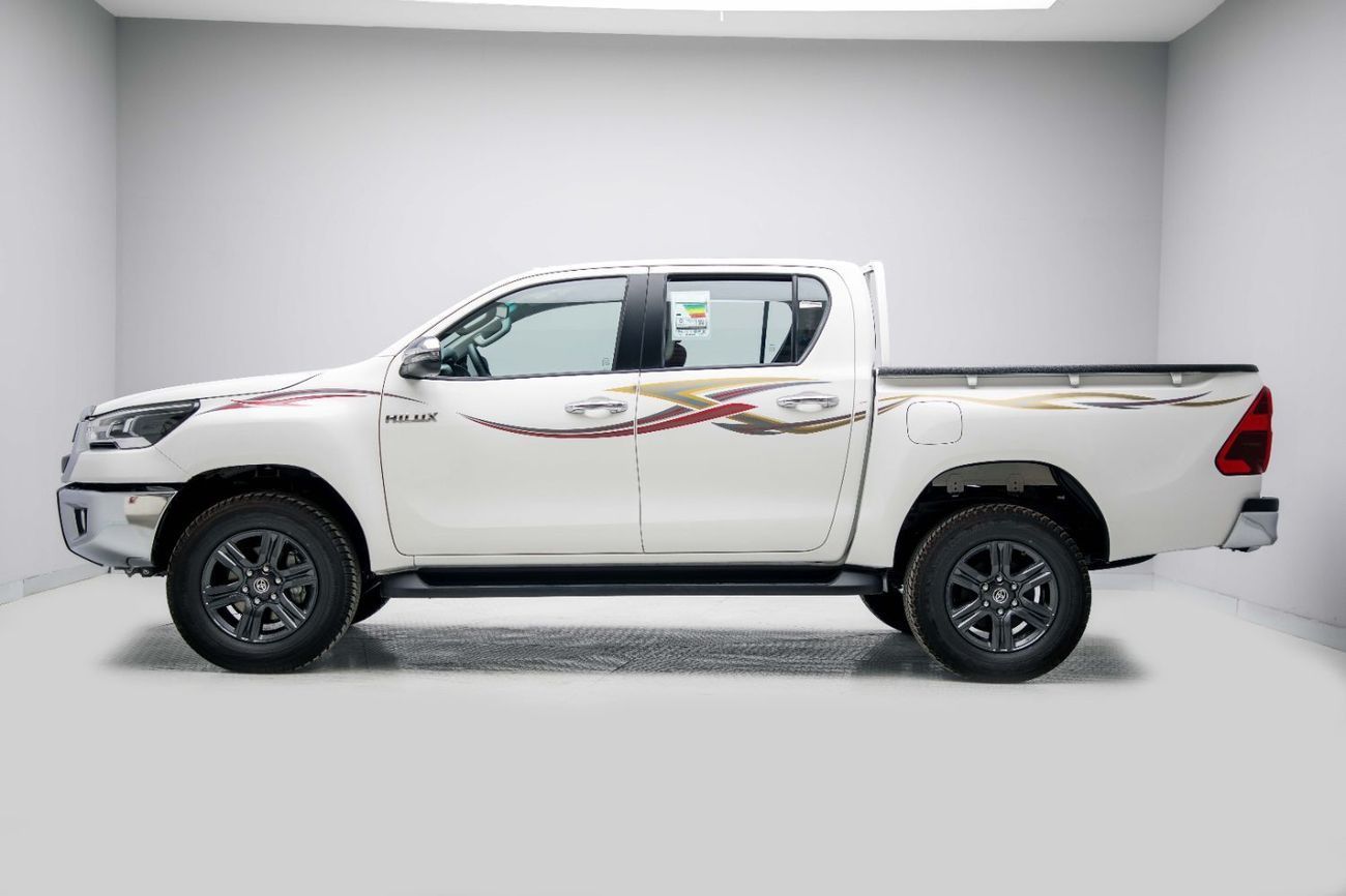 تويوتا هيلوكس HI 2.7L – White Inside Maroon | Export Only