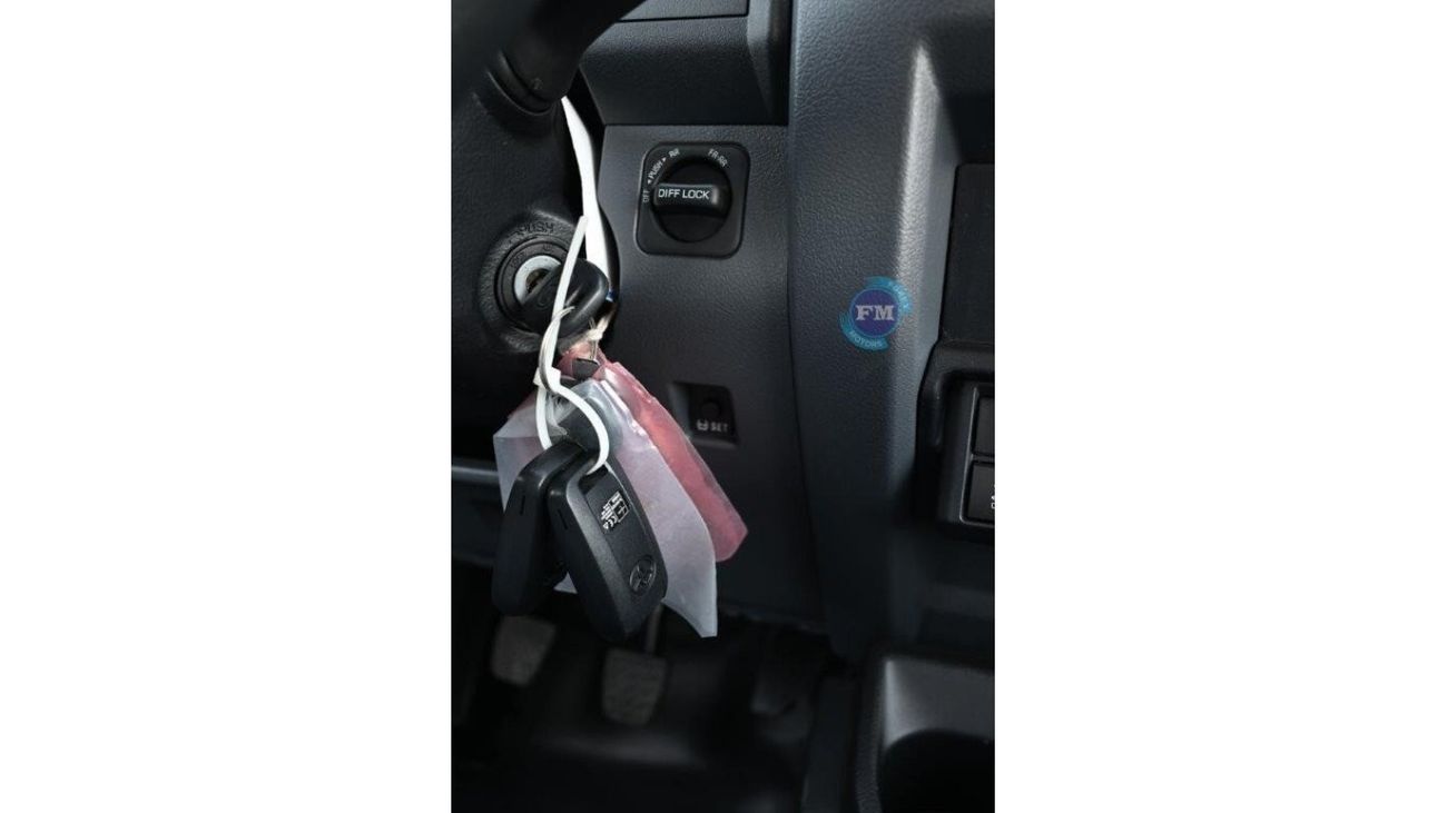 Toyota Land Cruiser Pick Up 79 Limited 4.5L Diesel