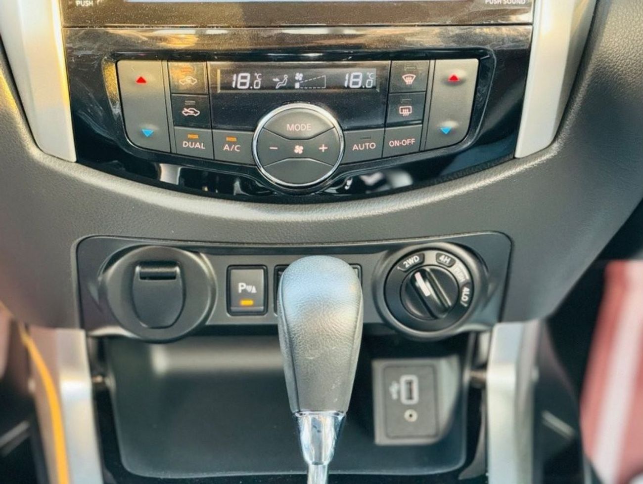 نيسان نافارا Full option top of the range