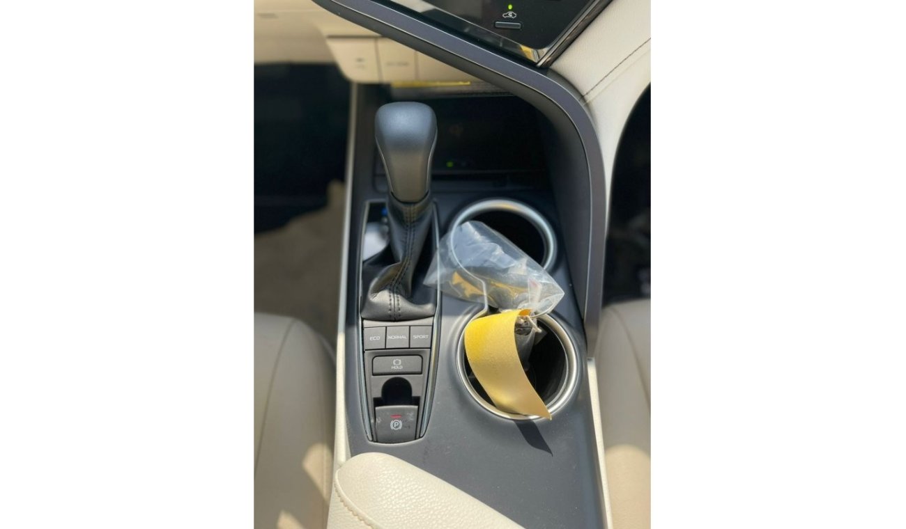 تويوتا كامري Toyota Camry 3.5L V6 Limited Color Black inside Beige Model 2020 GCC Specification