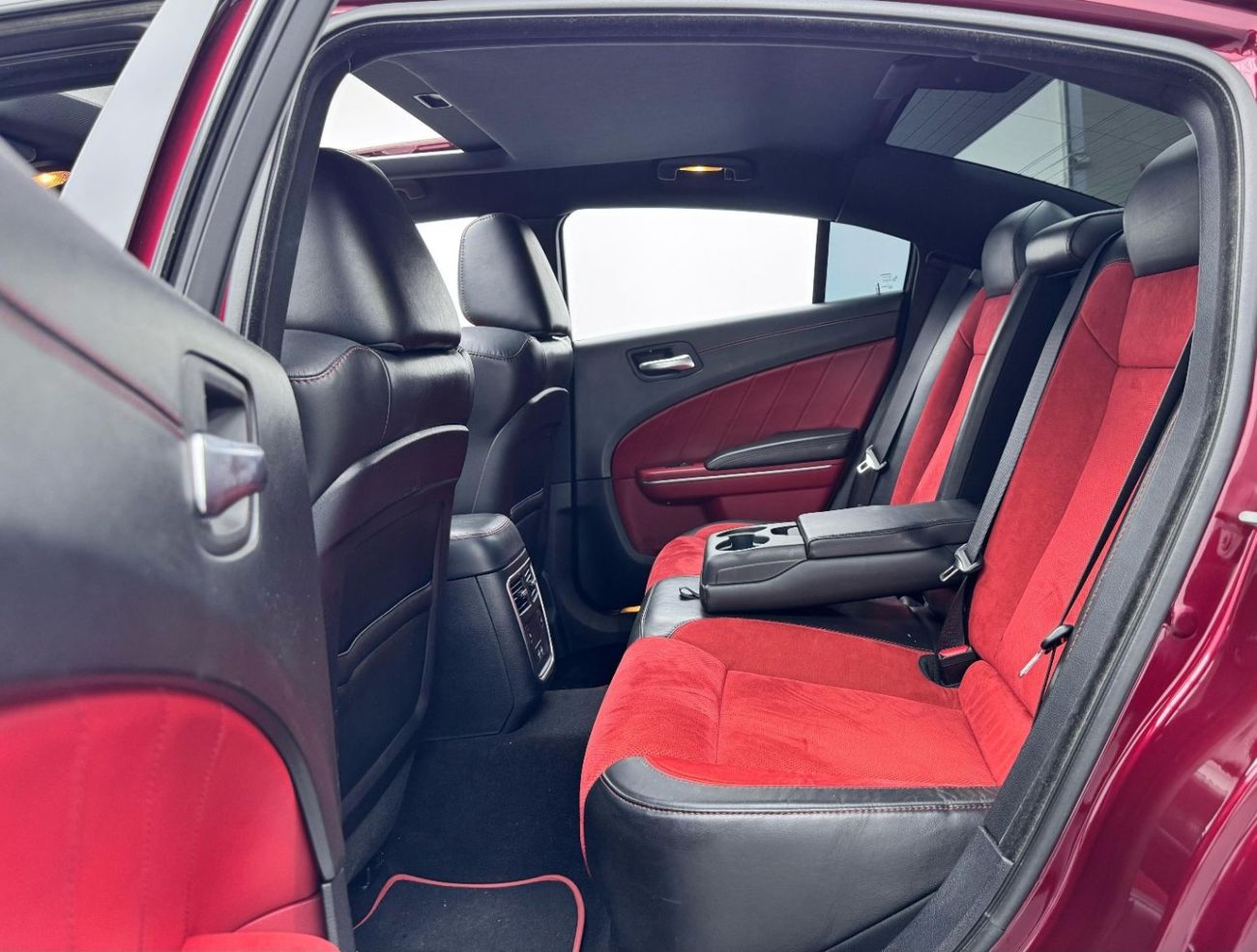 دودج تشارجر R/T Scatpack 6.4L (485 HP) 2019 Dodge Charger 392 Scatpack, Warranty, Full Dodge Service History, GC