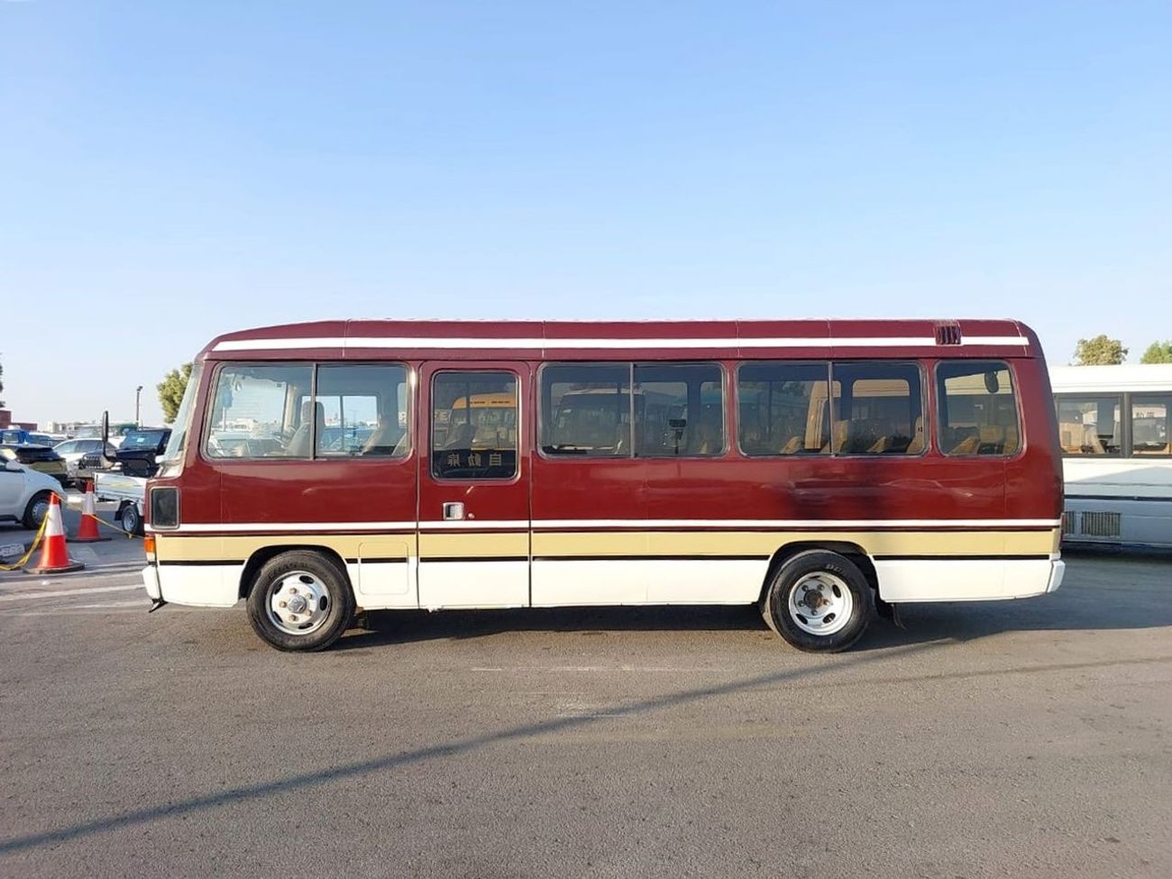 Toyota Coaster TOYOTA COASTER BUS RIGHT HAND DRIVE 1992 MODEL DIESEL MANUAL 4160 ENGINE CC 1HD-T ENGINE 29SEATER (P