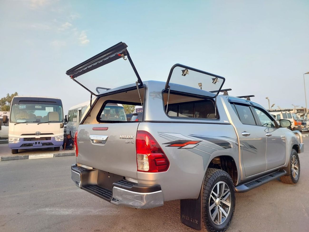 Toyota Hilux TOYOTA HILUX SR5 PICKUP RHD 2016 MODEL 2.8 L DIESEL AUTOMATIC(PM84762)