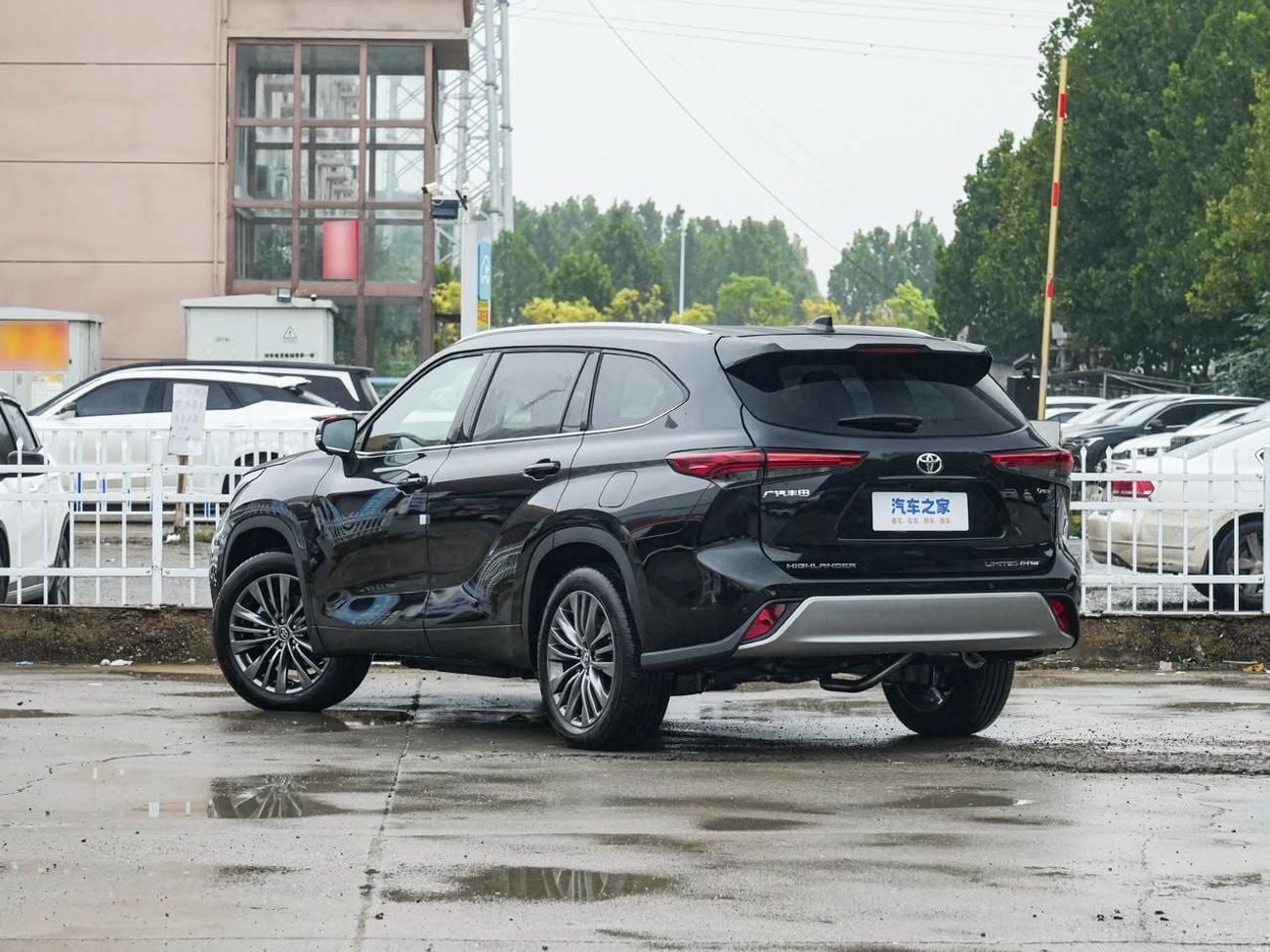 Toyota Highlander -2.5L Uitimate  Hybrid  Export 2026 Toyota Higander 2.5L Uitimate  Hybrid  Export