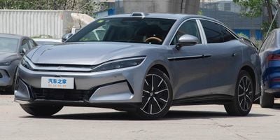 BYD Han L grey-brown