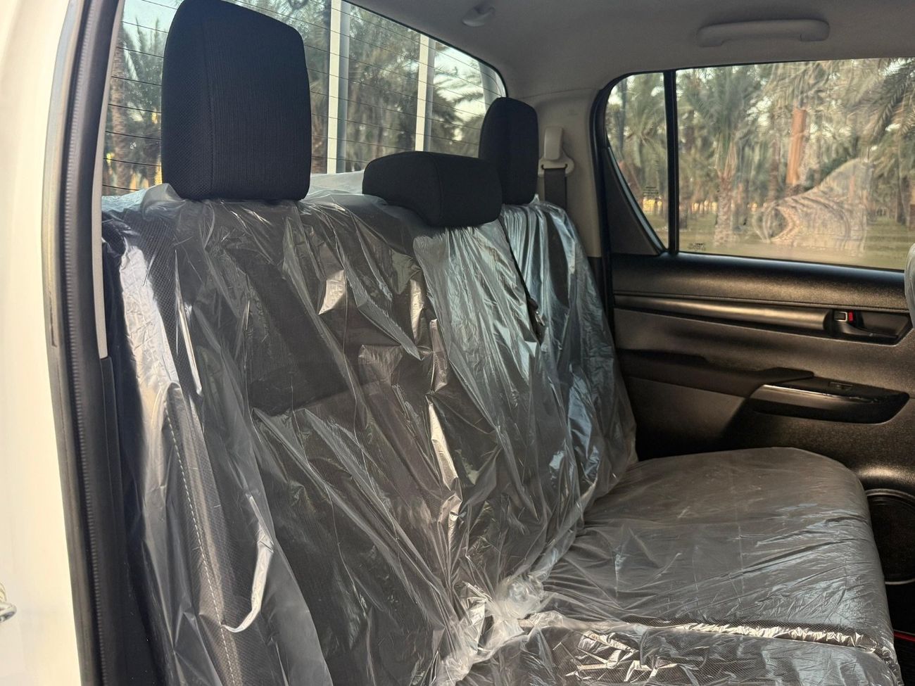 تويوتا هيلوكس SR Right Hand Drive