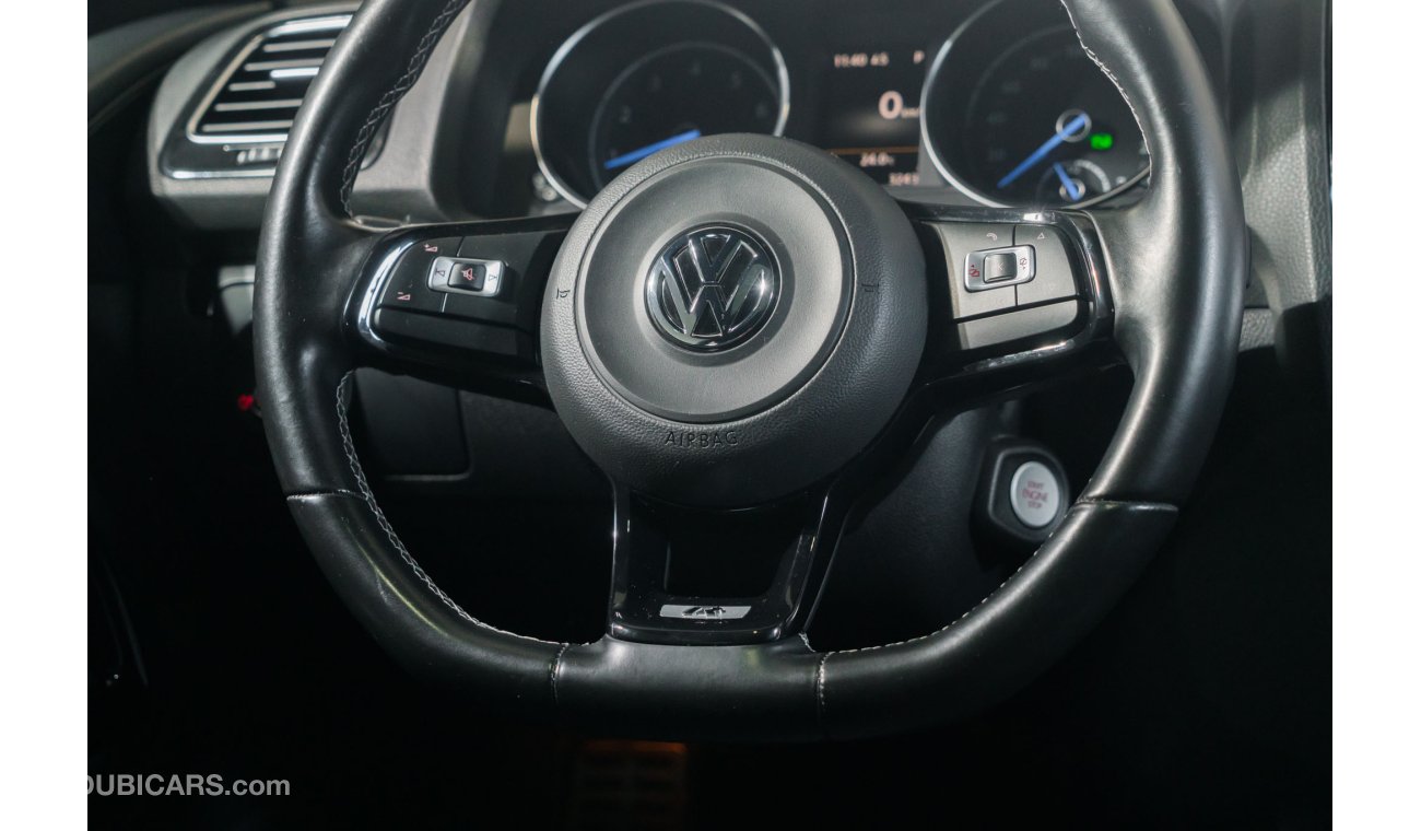 فولكس واجن سيروكو 2016 Volkswagen Scirocco R Coupe / Full Volkswagen Service History