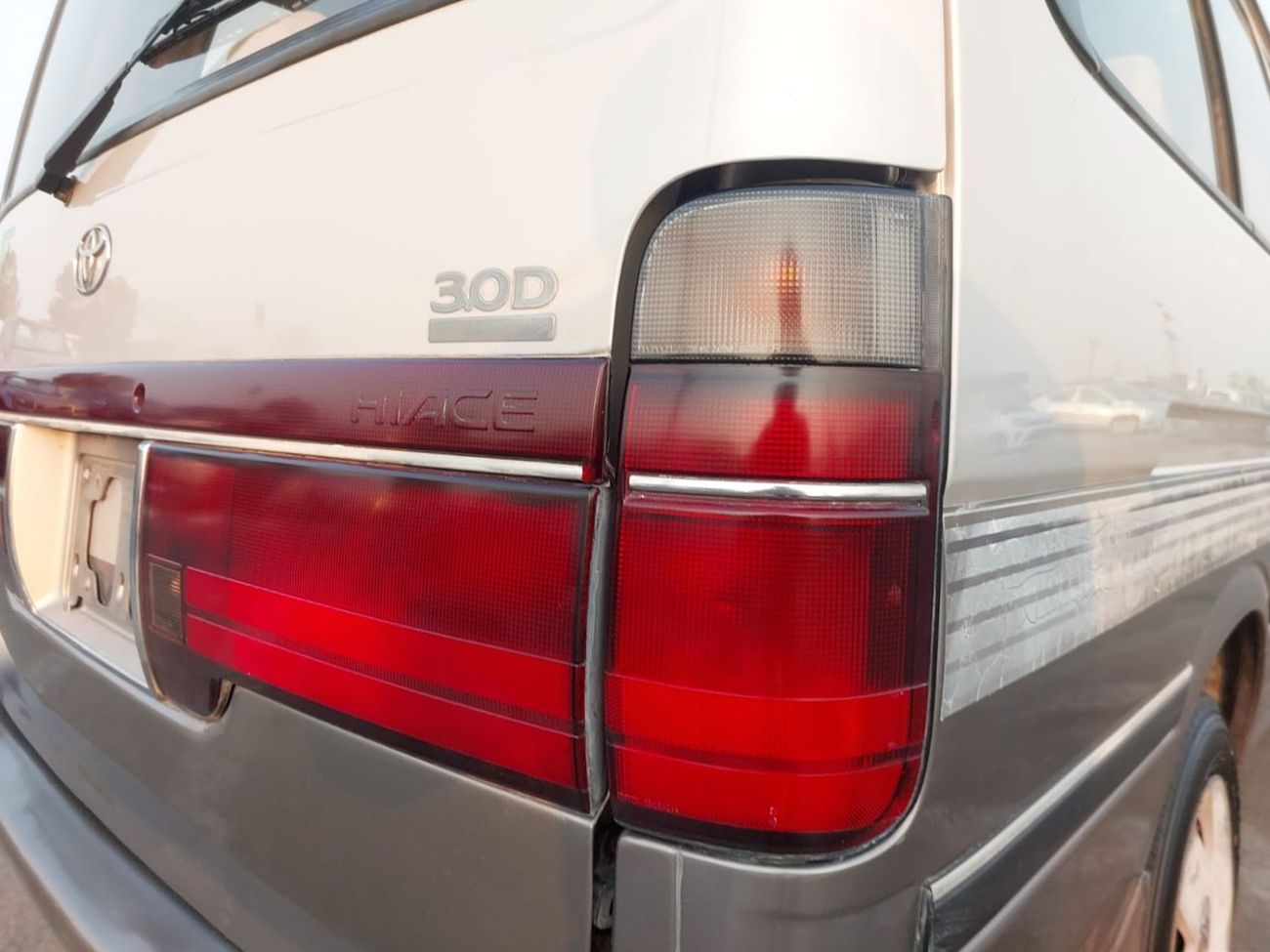 تويوتا هاياس TOYOTA HIACE VAN RHD 1996 MODEL 2.9 L DIESEL AUTOMATIC(PM04144)