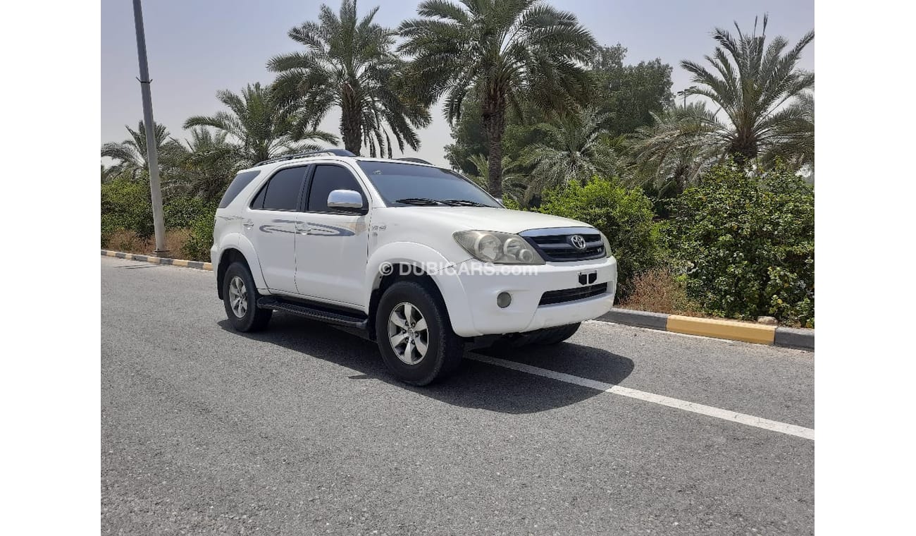 تويوتا فورتونر تويوتا فورشنر 2008 مواصفات خليجي دفع رباعي فل اتوماتيك بحاله ممتازه جدا