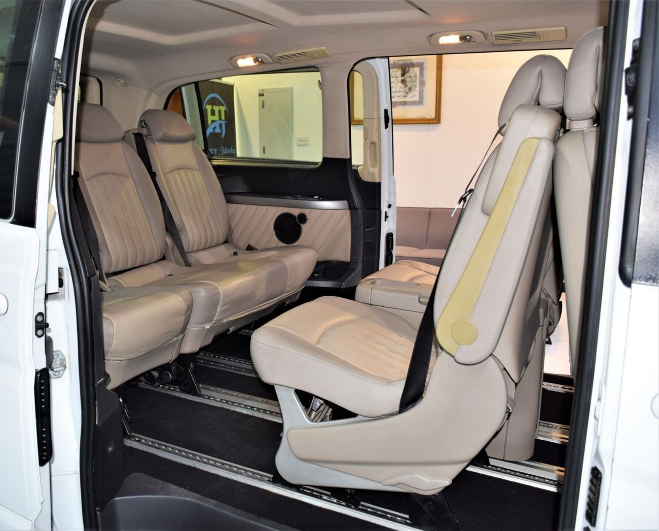 مرسيدس بنز فيانو EXCELLENT DEAL for our Mercedes Benz Viano 3.5L ( 2015 Model! ) in White Color! GCC Specs