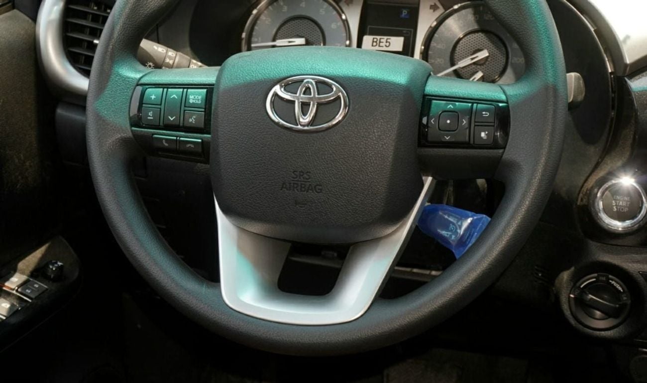 Toyota Hilux GLX 2.7L Double Cab Utility 4WD M/T SR5 2.7L Double Cab Utility 4WD M/T