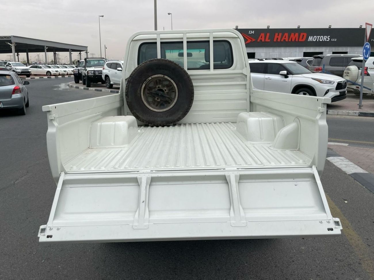 تويوتا لاند كروزر بيك آب diesel 4.5 liter manual gear right hand drive