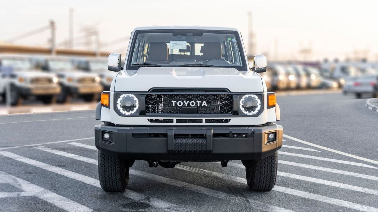 تويوتا لاند كروزر 70 LX 2.8L  2025 Toyota Land Cruiser 76 2.8L AT Diesel Full Option (White)