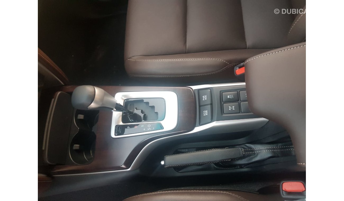 Toyota Fortuner SR5  V6 4.0L WITH LEATHER SEATS