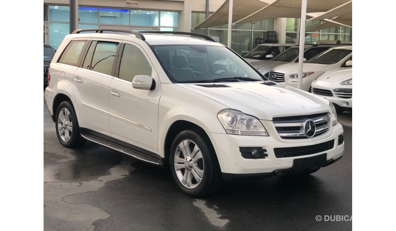 Mercedes-Benz GL 450 Mercedes benz GL500 model 2008 GCC car perfect condition very clean from inside and outside