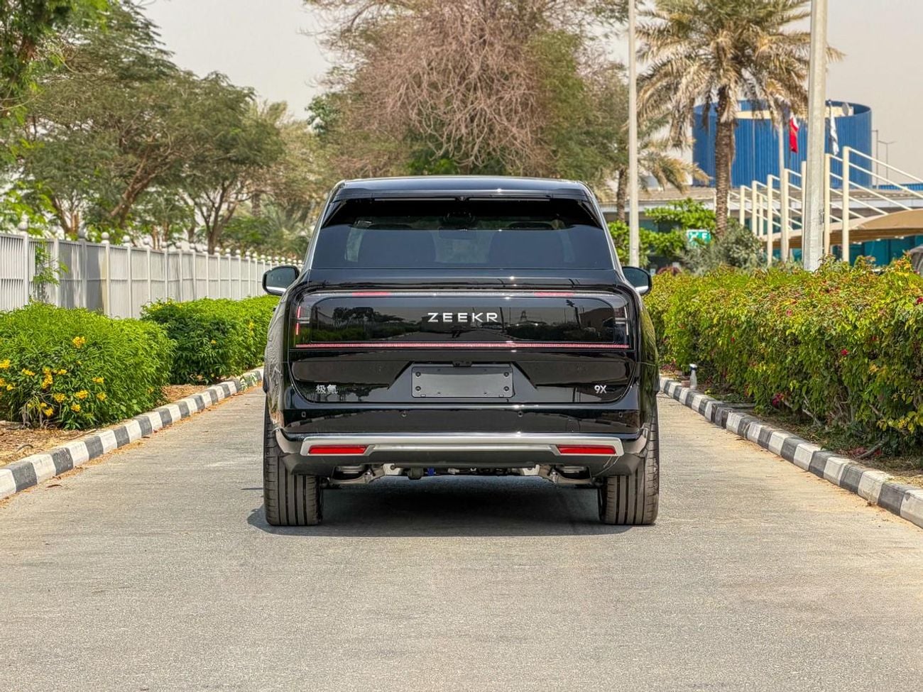 زيكر 9X 2025 ZEEKR 9X Ultra 55KWH I Range 1250KM  I2.0L DM-I Plugin Hybrid (898HP) I warranty&service