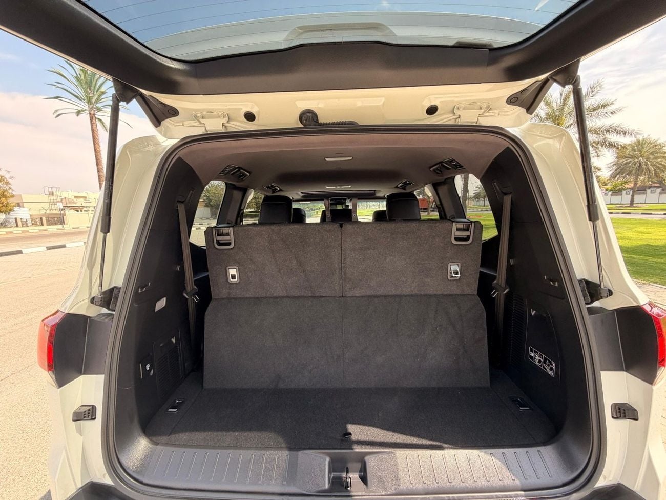 تويوتا لاند كروزر VX 3.3L