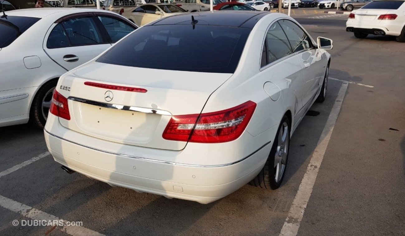 Mercedes-Benz E 250 model 2012GCC car prefect condition one owner no need any maintenance full option pan