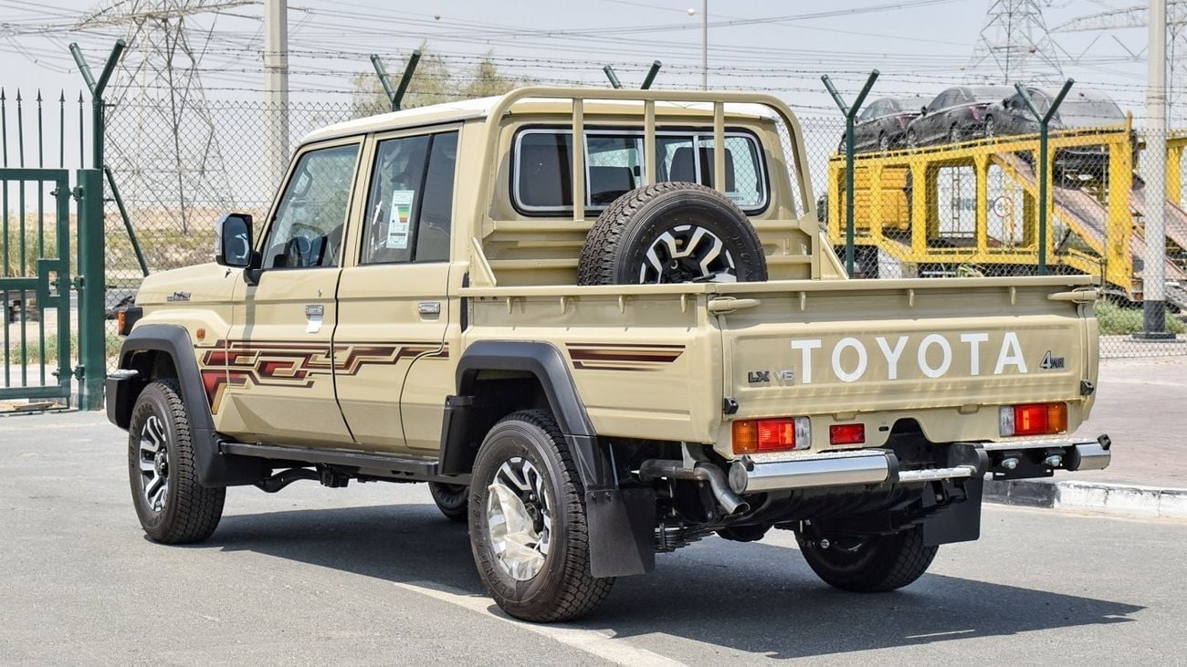تويوتا لاند كروزر بيك آب 4.0L V6 Petrol Double Cabin A/T