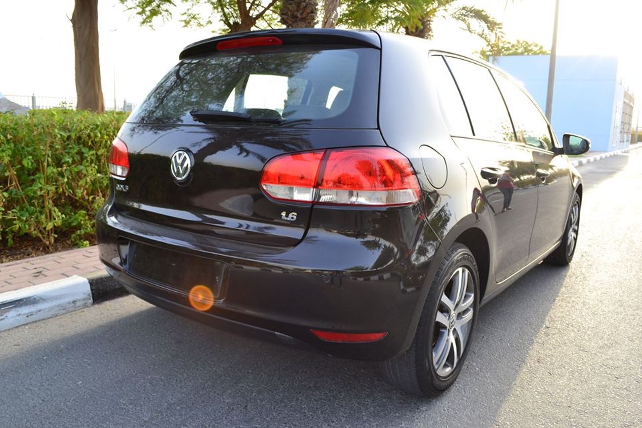 Used Volkswagen Golf 2010 for sale in Dubai 29229