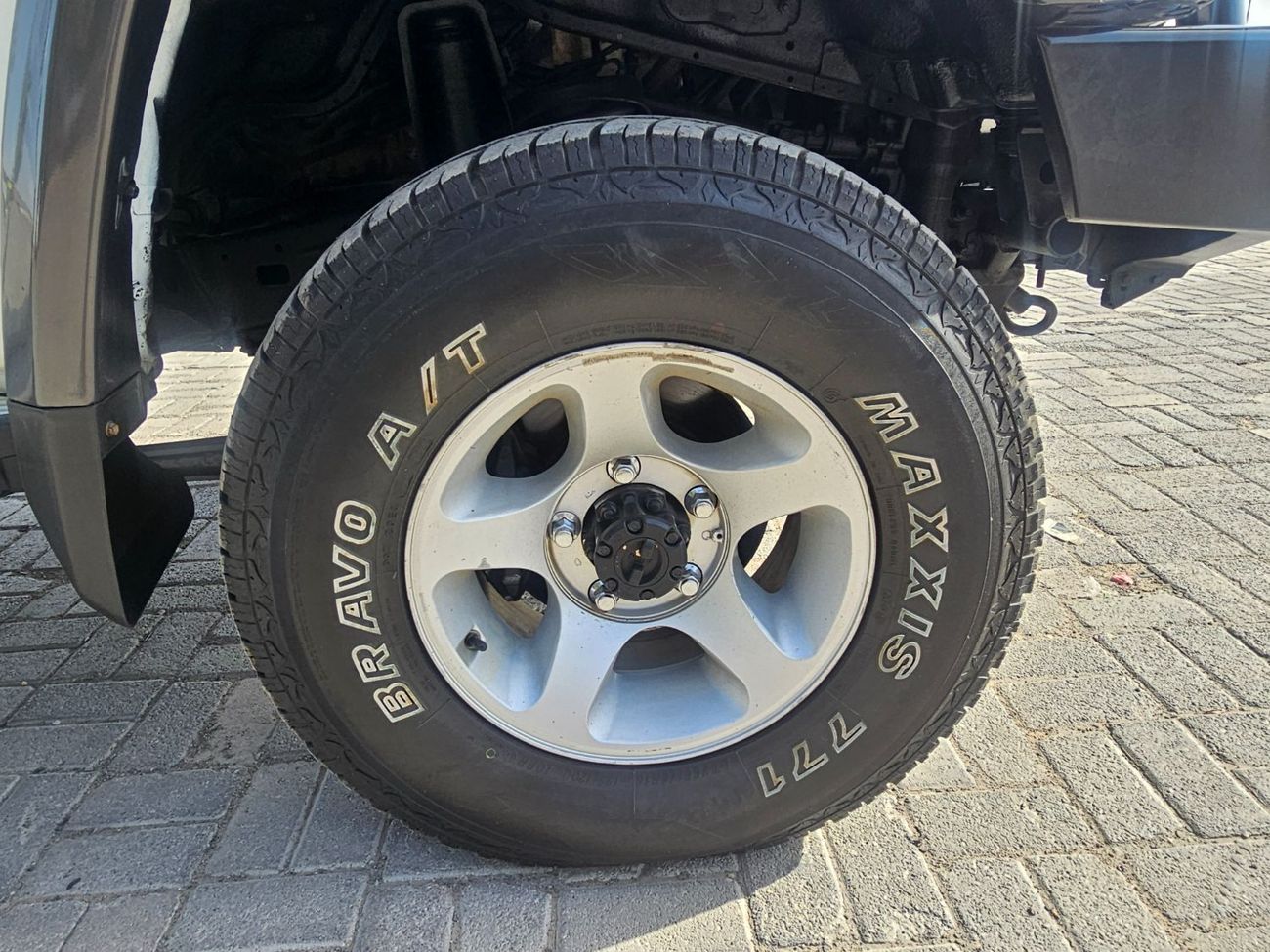 تويوتا لاند كروزر بيك آب Double Cabin-RHD-4.5L-Diesel-Manual-4WD-8 Cylinders-5 Seats-4 Doors