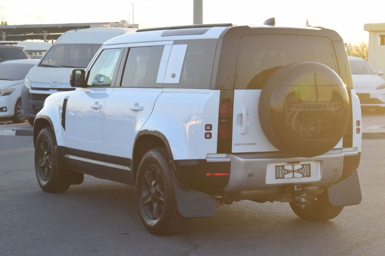لاند روفر ديفندر 2021Model 2.0 petrol Engine full option tap of the range colour white Transmission Automatic Interio