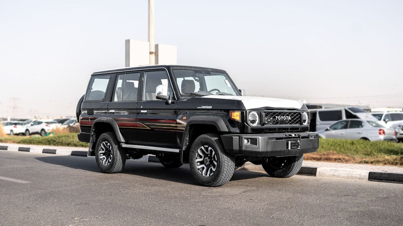 تويوتا لاند كروزر 70 2026 Toyota Land Cruiser LC76 2.8L AT Diesel (Black-Brown)