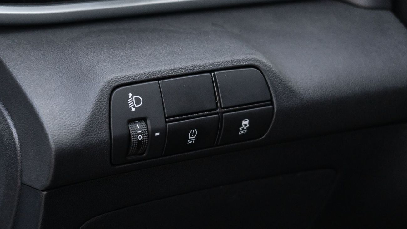 هيونداي إلانترا 2025 | HYUNDAI ELANTRA 1.5L CVT LUX PREMIUM [ EXPORT ONLY ]