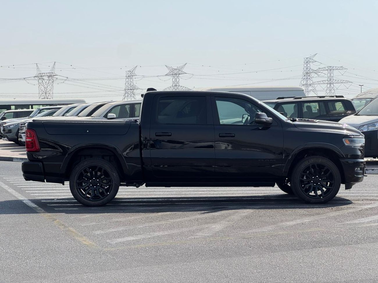 RAM 1500 2025 Ram 1500 Limited Night Edition