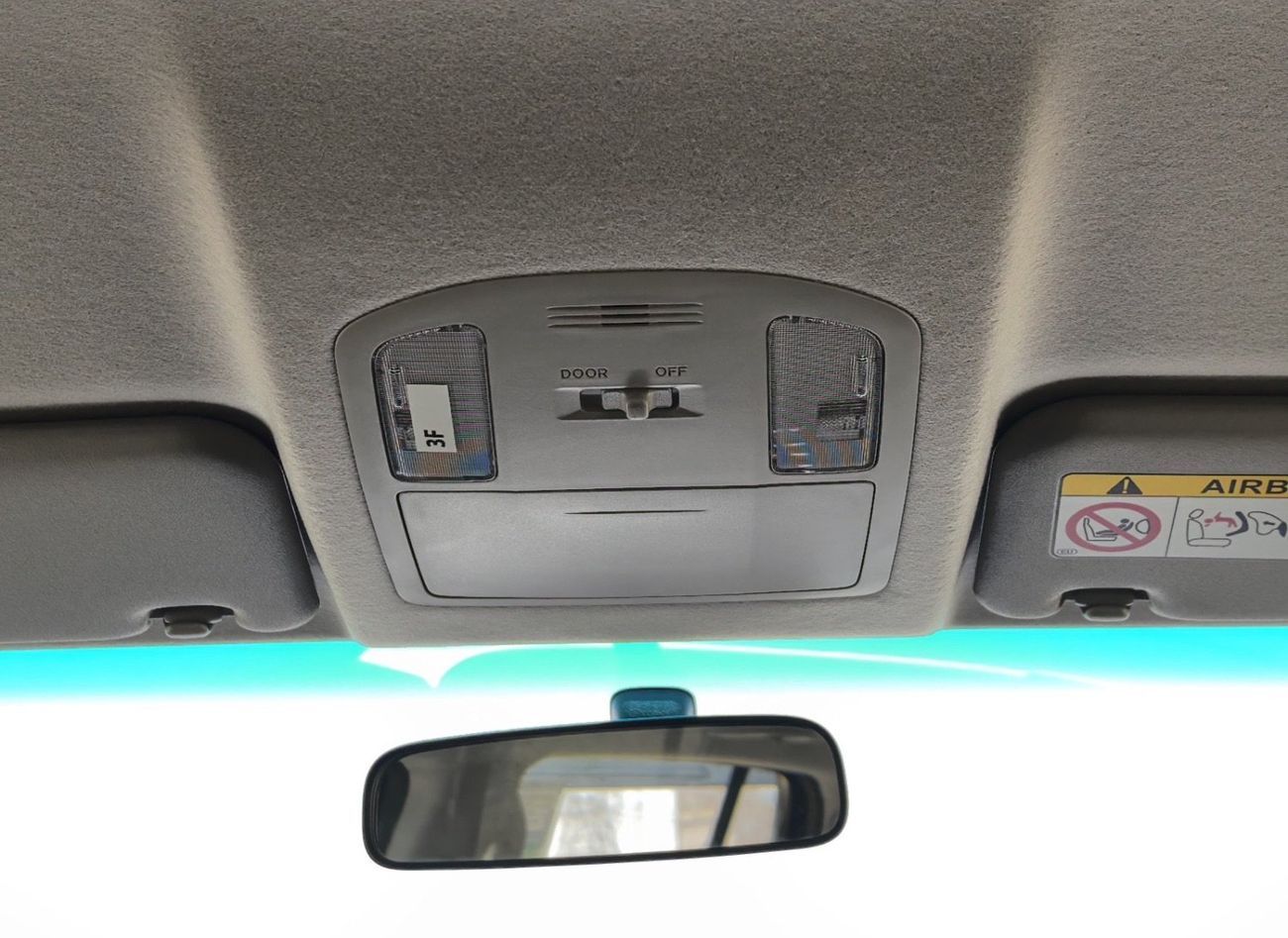 تويوتا هيلوكس D/CAB,PICKUP,2.7L,4X4,DIGITAL AC,WOODEN INTERIOR,BLIND SPOT,DVD+CAMERA,DIFF LOCK,M/T,2 COOL BOX,2025