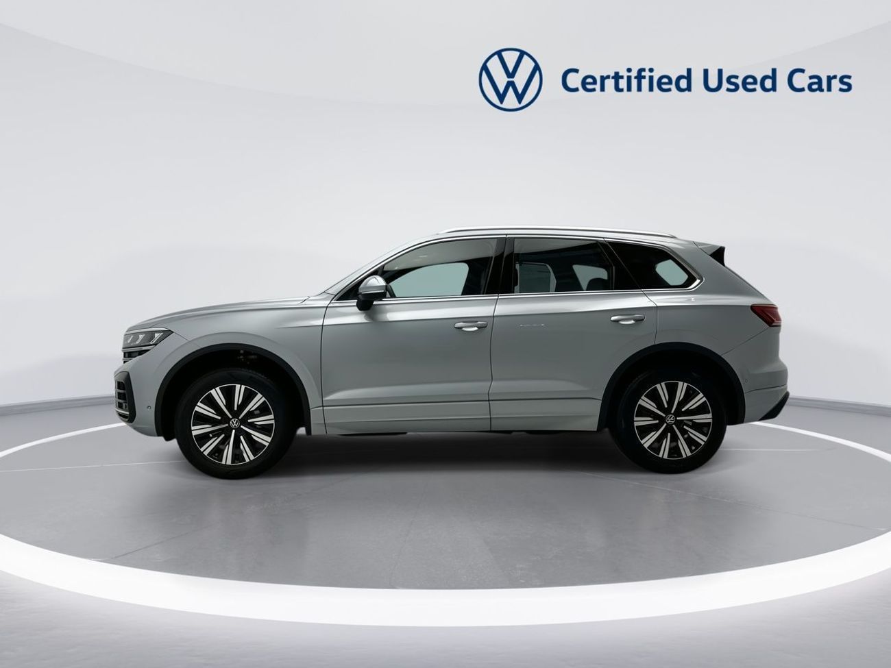 Volkswagen Touareg 3.0T TL (340 HP) Touareg Elegance + Tirano (Ref#02378) - 42,100 AED SAVINGS from New Car