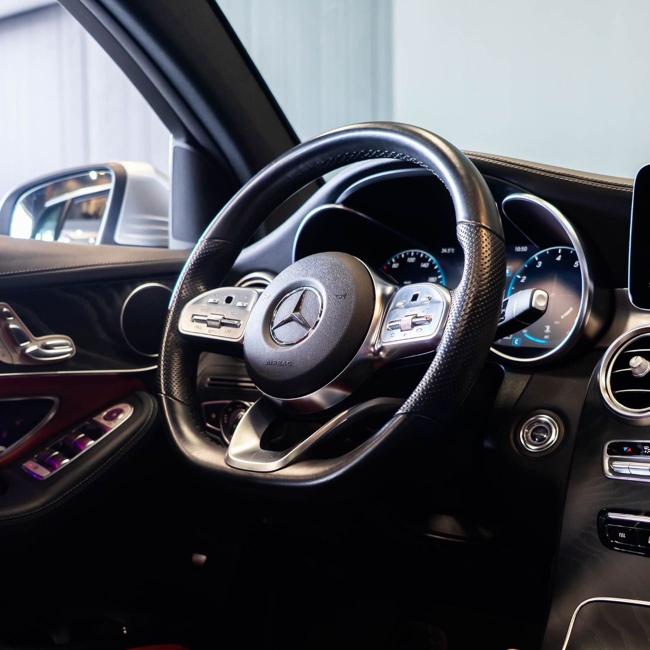 مرسيدس بنز GLC 200 AED 3,161 P.M • 0% Downpayment • Mercedes-Benz GLC 200 Premium • Agency Warranty And Service Package