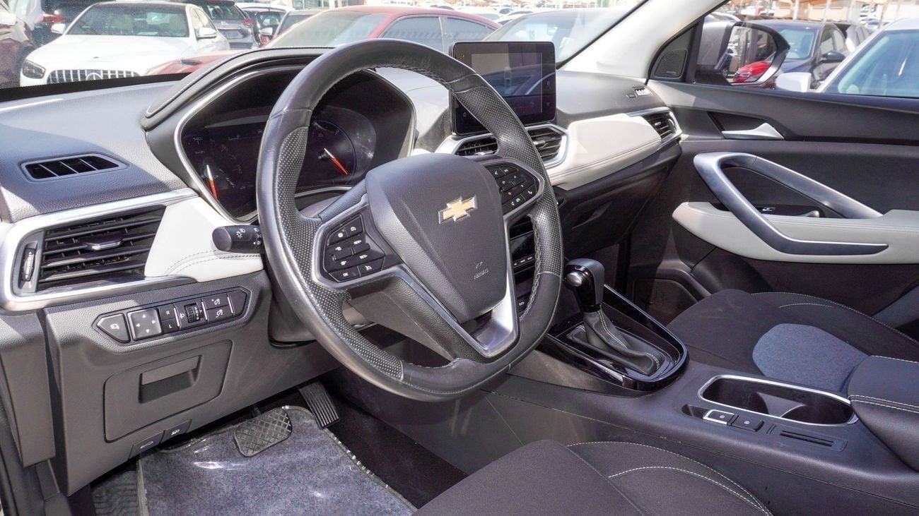 Chevrolet Captiva LS 1.5L (149 HP) (5 Seater)