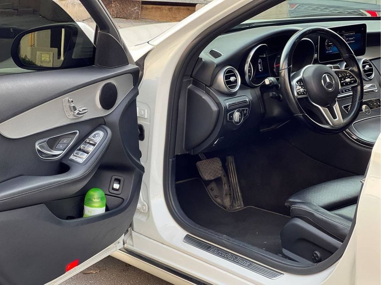 Mercedes-Benz C 300 Luxury 2.0L // 2019 //  High Option With AMG Kit ,  Sunroof , Car Play , Very Good Condition