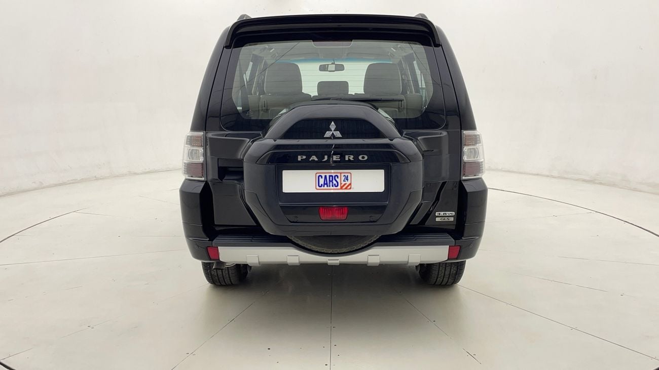 ميتسوبيشي باجيرو GLS MID 3.8 | بدون دفعة مقدمة | اختبار القيادة في المنزل