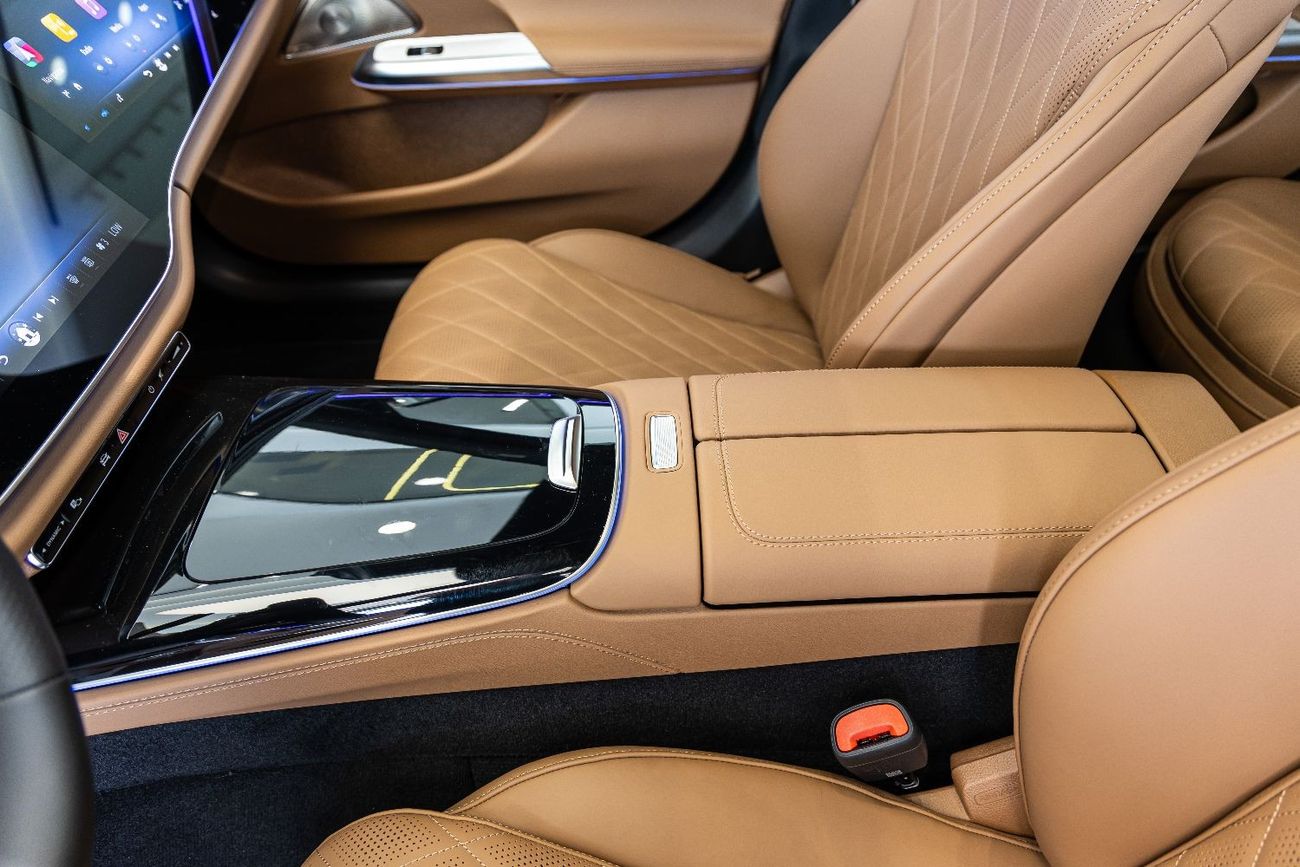 Mercedes-Benz E200 Mercedes-Benz E200 Premium Plus | AMG Night Package | Super Screen | Fully Loaded | Opalite white |