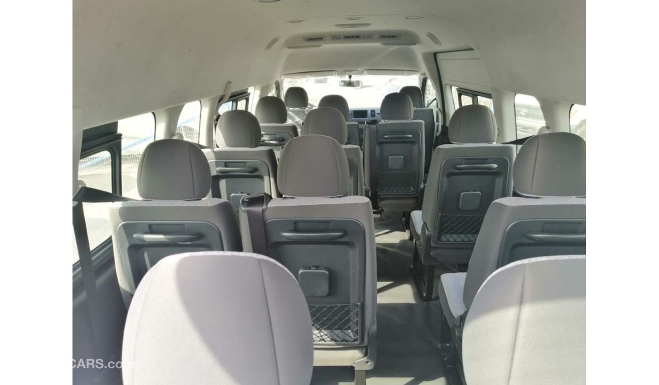 Toyota Hiace 15 seats diesel gl