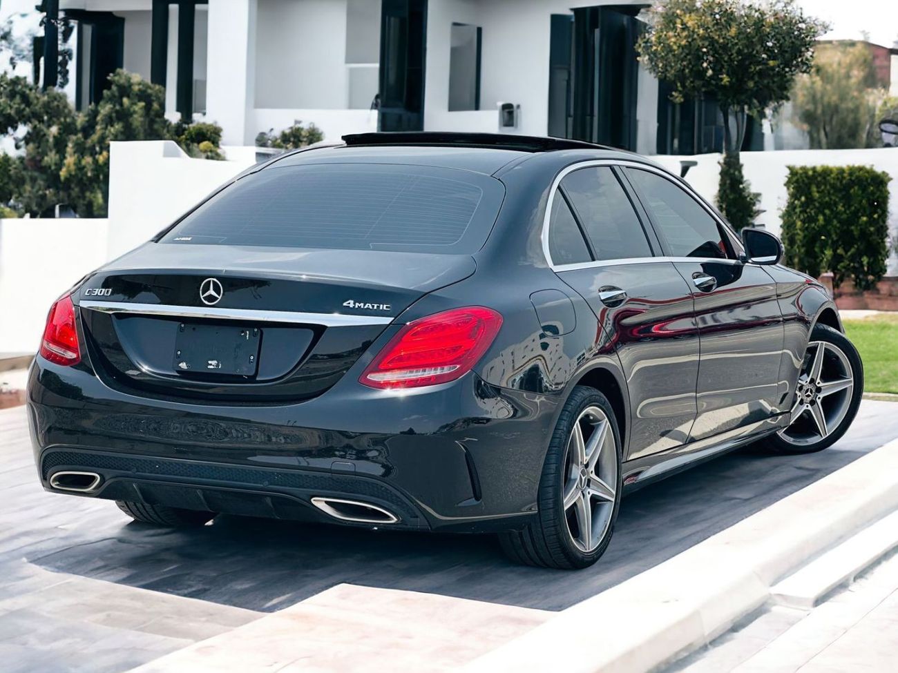 Mercedes-Benz C 300 Luxury FIX PRICE | AED 945 PM AVAILABE | Mercedes C300 AMG 2018 | NO LOW BALLERS | NO ACCIDENT HISTO