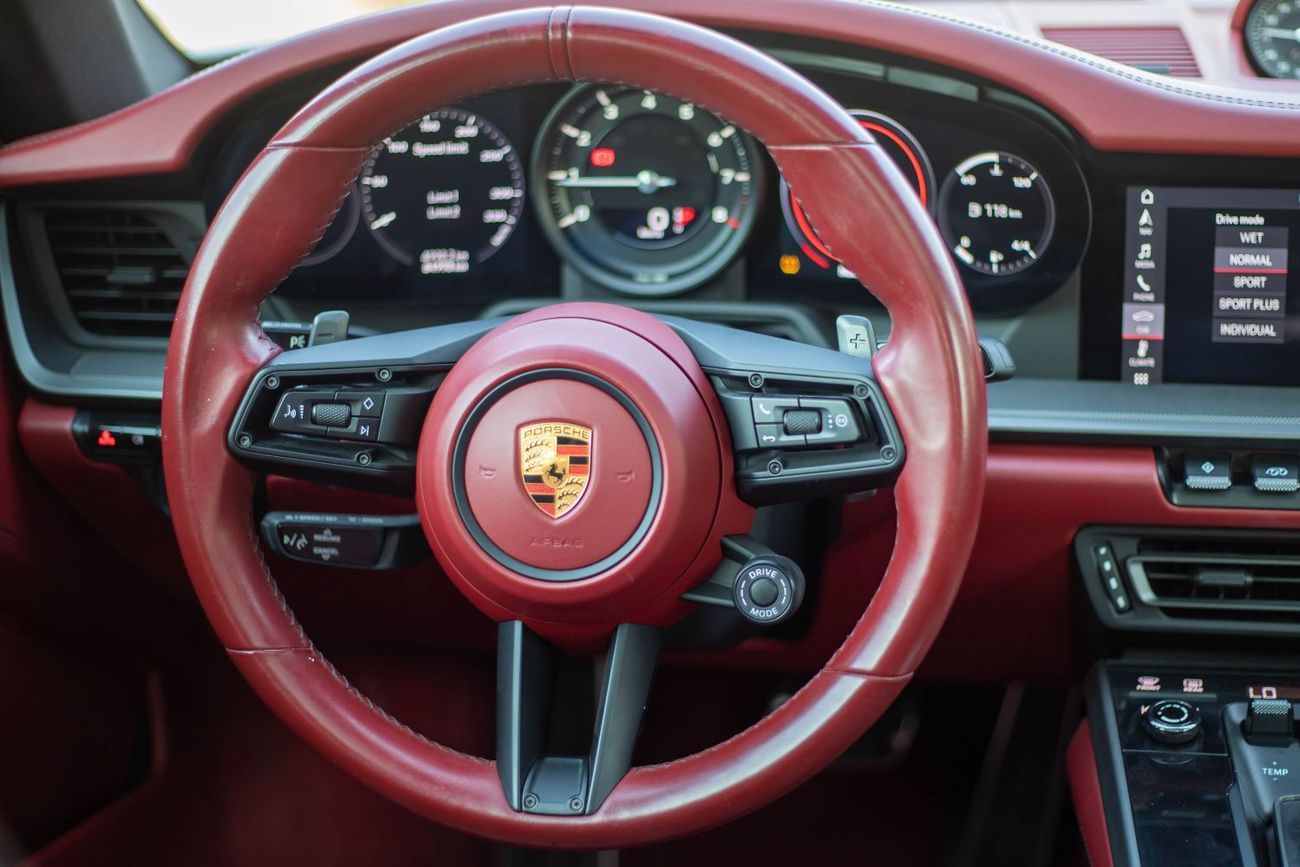 Porsche 911 Carrera 3.0L (444 HP) Coupe