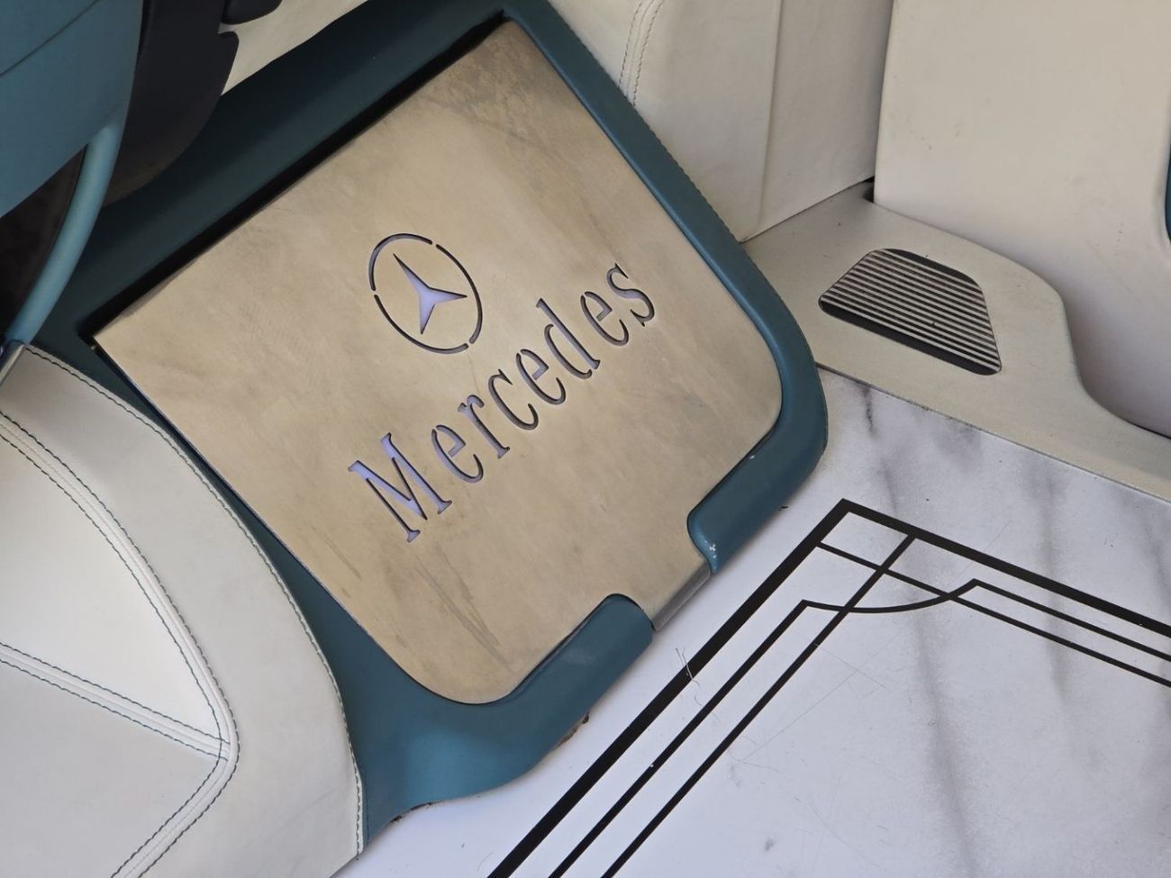 Mercedes-Benz V 250 Std 2.1L MERCECES V-250 2017 GCC VIP SEATS // PERFECT CONDITION